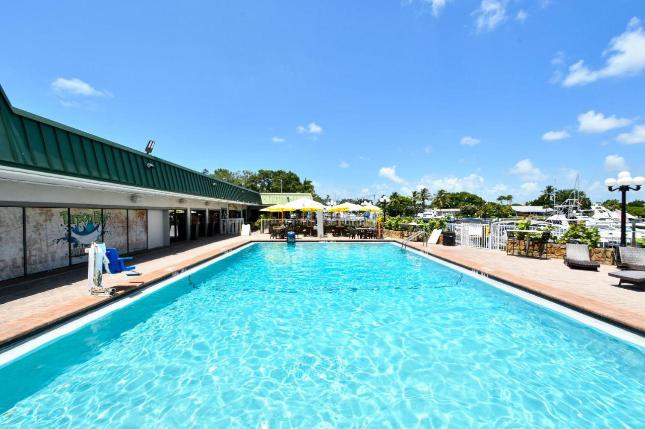Remodeled, Huge Pool, Tiki Bar & Grill, Quiet Room Σεϊρασότα Εξωτερικό φωτογραφία